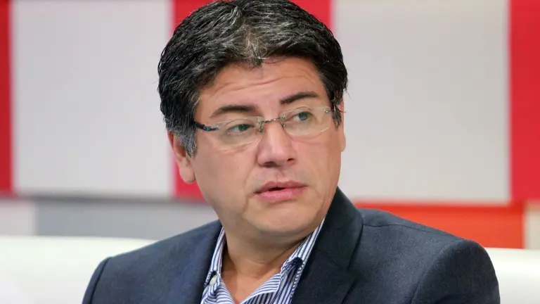 El exministro de la Presidencia Jerjes Justiniano, durante una entrevista en Unitel. Archivo