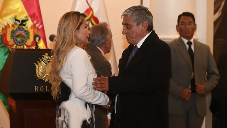 Jeanine &Aacute;&ntilde;ez junto a Iv&aacute;n Arias, cuando este &uacute;ltimo era ministro. ABI