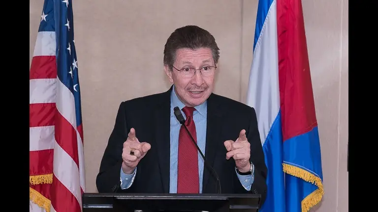 El exministro Carlos S&aacute;nchez Berza&iacute;n. La &Eacute;poca