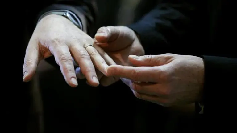 Imagen referencial de un matrimonio . Foto: EFE
