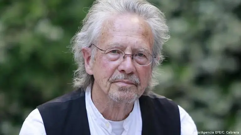 El autor austr&iacute;aco Handke, envuelto en una pol&eacute;mica. EFE