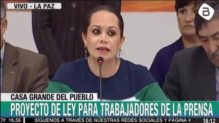 Captura de la transmisi&oacute;n de la conferencia de prensa realizada por el canal estatal. BTV