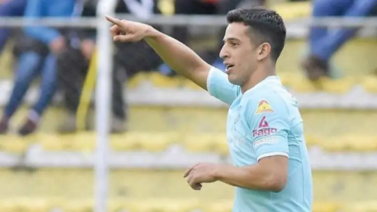 Santos, con la camiseta del Bol&iacute;var. APG