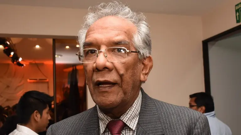 Juan R&iacute;os, rector de la UMSS.  No&eacute; Portugal