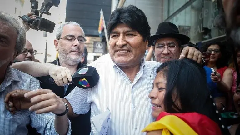 El ex Presidente de Bolivia Evo Morales al salir de una rueda de prensa en la Ciudad de Buenos Aires. EFE