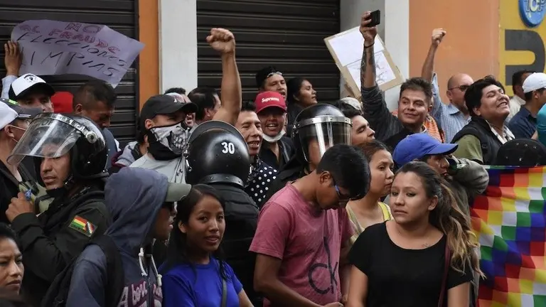 J&oacute;venes de Resistencia, en el d&iacute;a de la agresi&oacute;n. OPINI&Oacute;N