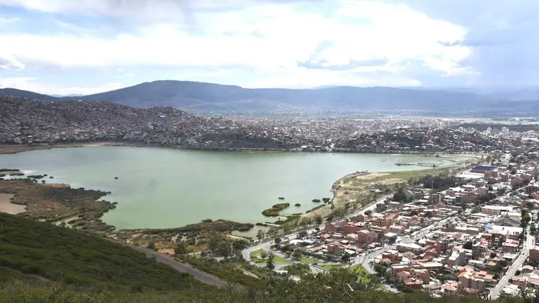 El estado de la laguna Alalay, ayer.  NO&Eacute; PORTUGAL