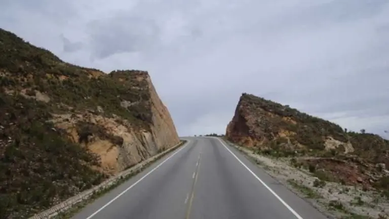 Carretera Cochabamba - Oruro. Archivo
