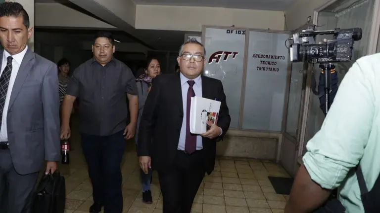 Nelson Cox, a su ingreso a la Fiscal&iacute;a. APG