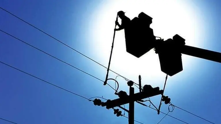 Imagen referencial de un poste el&eacute;ctrico. Archivo