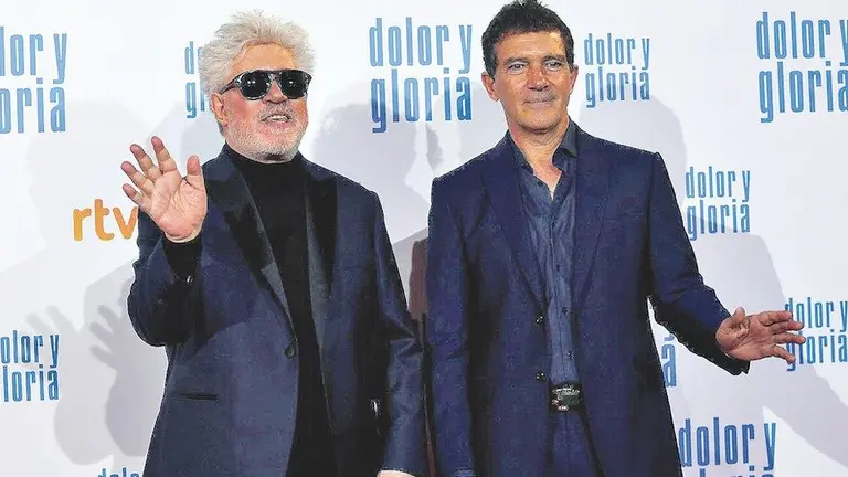 Pedro Almod&oacute;var y Antonio Banderas, director y protagonista de &ldquo;Dolor y gloria&rdquo;.TN