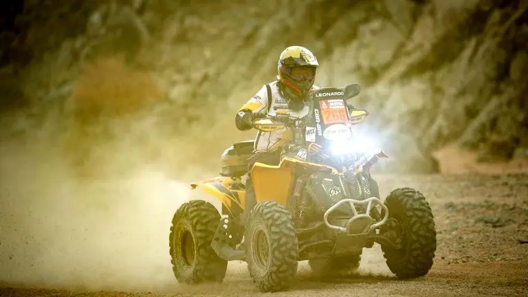 Leonardo Mart&iacute;nez, en carrera durante la etapa 4.