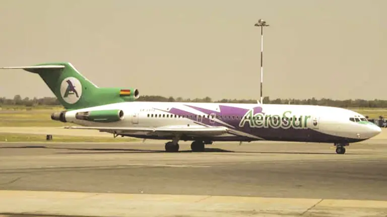Un avi&oacute;n de la compa&ntilde;&iacute;a Aerosur. ARCHIVO
