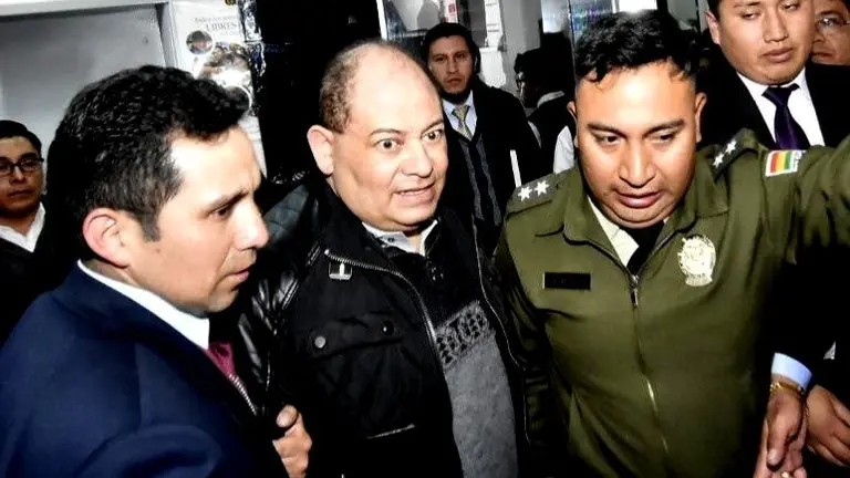 Carlos Romero ingresa a dar su declaraci&oacute;n por el caso Uelicn. APG