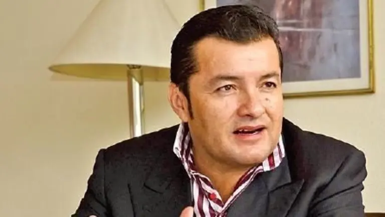 Johnny Fern&aacute;ndez. P&Aacute;GINA SIETE