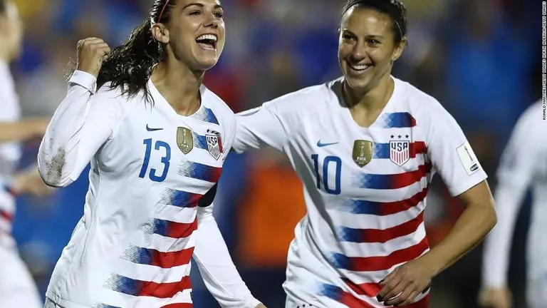Jugadoras participando del Mundial de f&uacute;tbol femenino. CNN