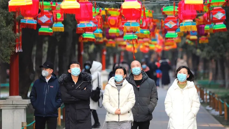 En China extreman medidas para intentar controlar el virus. &shy;EFE