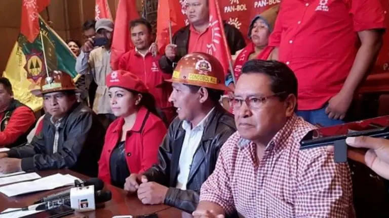 Cooperativistas mineros reunidos con el frente PAN-Bol. ANF