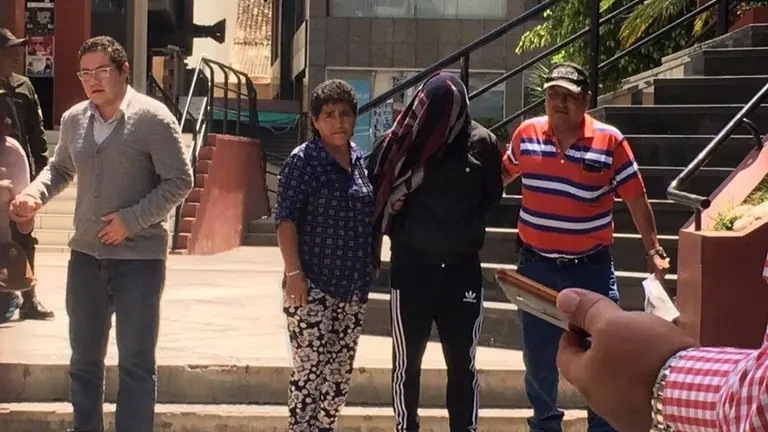 El periodista y el acusado, tras la audiencia llevada a cabo hoy.