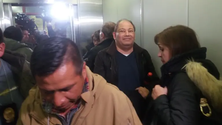 El exministro Carlos Romero al salir de la audiencia, anoche. PETER LUNA