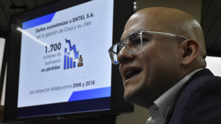ENTEL_MINISTRO_DE_OBRAS_PUBLICAS_IVAN_ARIAS_Y_GERENTE_DE_ENTEL_ELIO_MONTES-1-me