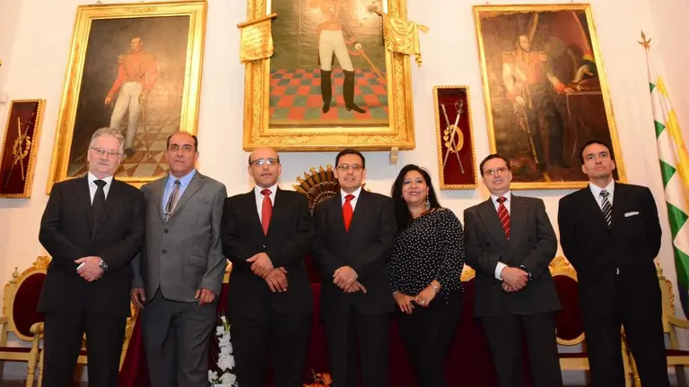 Los directivos de la ANP: Pedro Rivero Jordán, expresidente (El Deber); Marcelo Miralles, vocal (La Patria); Marco A. Dipp, presidente (Correo del Sur); Sergio Montes SJ., segundo Vicepresidente (Agencia de Noticias Fides); Leslie Lafuente, vocal (Opinión); Bernardo Canelas, tesorero (Los Tiempos) y Jorge Carrasco, primer Vicepresidente (El Diario). Foto: ANP