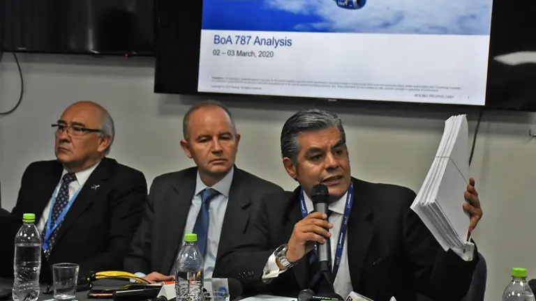 Juan Carlos Ossio (der.), junto a otros gerentes de BoA.