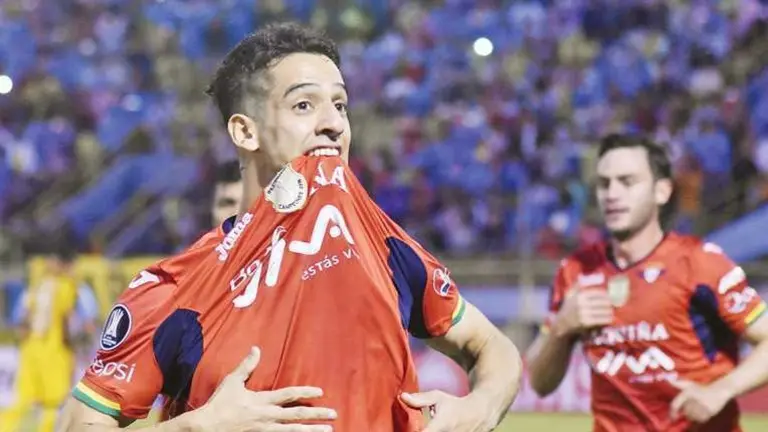 Thomaz Santos, durante su &eacute;poca id&iacute;lica con Wilstermann. ARCHIVO