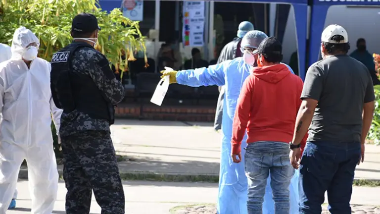 Repatriados, revisados en la Escuela Técnica