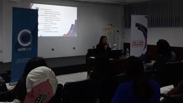 La directora de Adecine, Roxana Moyano, durante el lanzamiento del primer Fondo concursable 2020, en Cochabamba. FUENTE: OPINI&Oacute;N