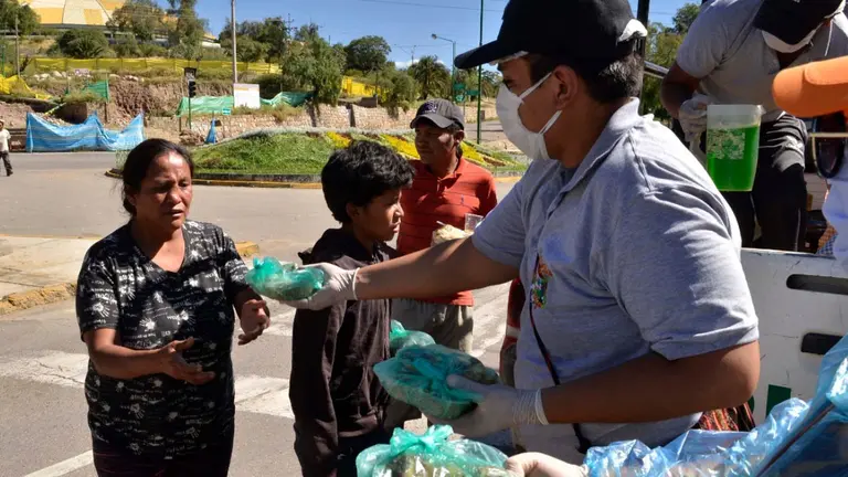 Did&iacute; y el Pipo cumplieron y ayudaron en una olla comunitaria que pase&oacute; por ciudad
