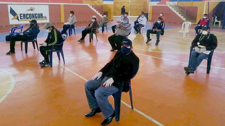 Autoridades reunidas ayer en Tolata para coordinar acciones ante la pandemia. FRANOLIC HUANCA