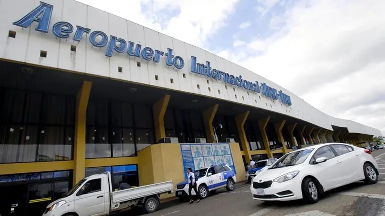  Foto de archivo muestra el frontis de aeropuerto Viru Viru. 