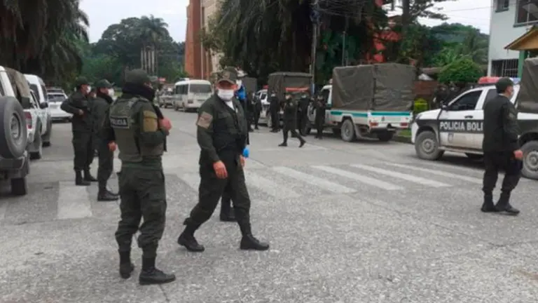 Efectivos de la entidad verde olivo.