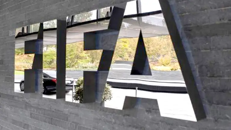 El logo de la FIFA, en sus oficinas en Zuiza. EFE