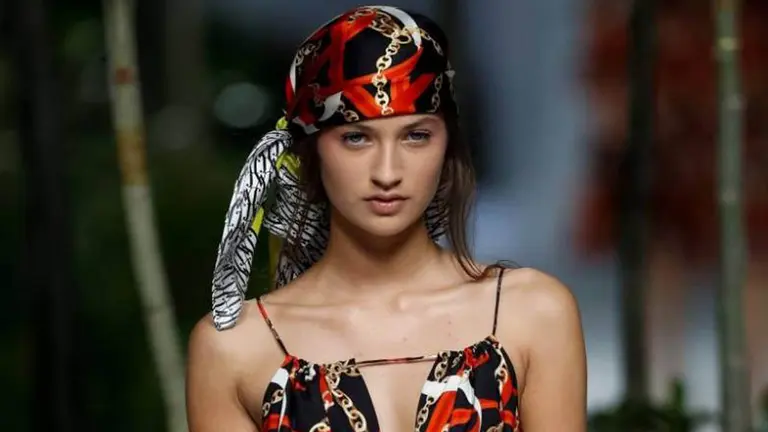Bandana dise&ntilde;ada por Jorge V&aacute;zquez. EFE