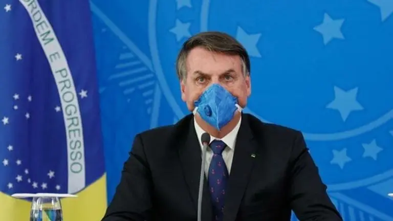 Bolsonaro encabeza un festejo de la Independencia reducido por la pandemia.  EFE