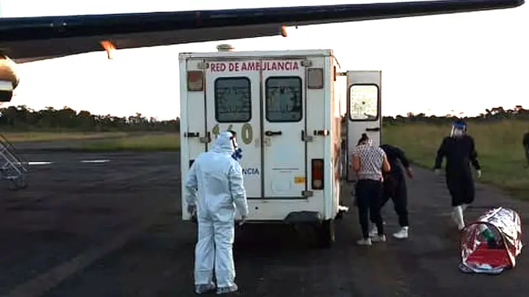 Una avioneta traslada a un enfermo a La Paz. Los familiares contrataron el vuelo privado.  