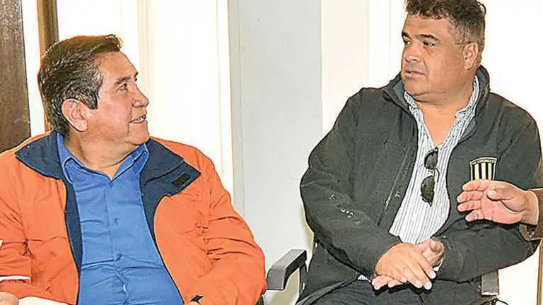Freddy T&eacute;llez (derecha), junto al presidente de la FBF, C&eacute;sar Salinas. Foto: OPINI&Oacute;N