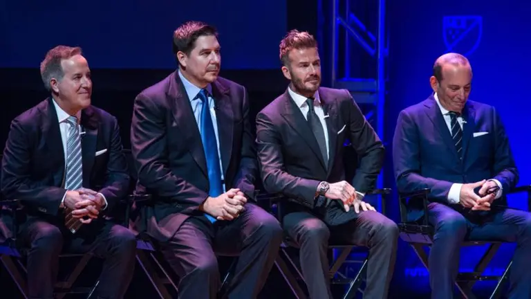 Marcelo Claure (c), junto a David Beckham y otros directivos del Inter de Miami. EFE (ARCHIVO)