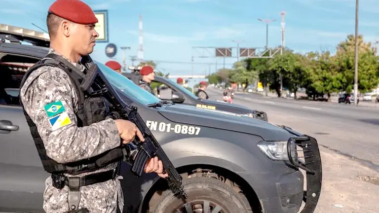  En las últimas semanas, los controles también se han redoblado en diversas ciudades fronterizas con Uruguay, Paraguay, Bolivia, Colombia y Venezuela. EFE