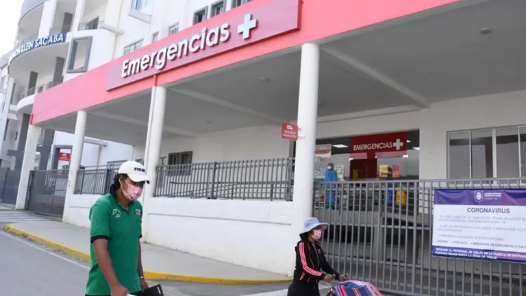 Frontis del hospital Solomon Klein. ARCHIVO