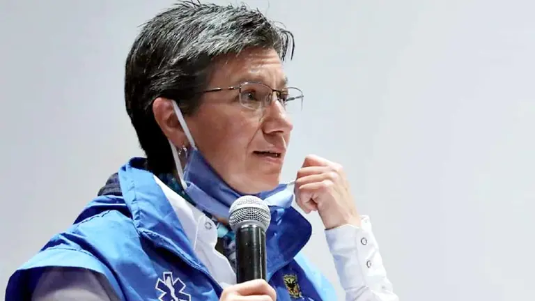 La alcaldesa Claudia L&oacute;pez, invitó a los bogotanos a continuar con cuarentena estricta. EFE