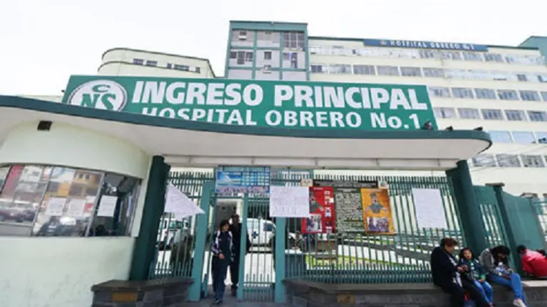 Foto de archivo del hospital obrero de la CNS en La Paz.