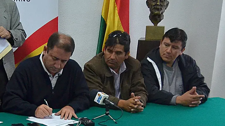 Dirigentes del Comité Olímpico Boliviano durante una reunión. ARCHIVO-OPINIÓN