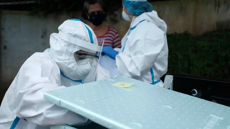 Cifra de muertos diarios por coronavirus en Am&eacute;rica baja a menos de 3.000 . EFE