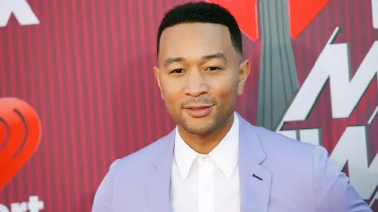 John Legend invita a Mau y Ricky a colaborar en el remix de %22Bigger Love%22. EFE