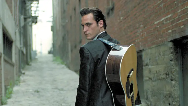 El oscarizado actor Joaquin Phoenix en el papel de Johnny Cash en &ldquo;Walk The Line&rdquo;.&nbsp; AMAZON PRIME VIDEO&nbsp;