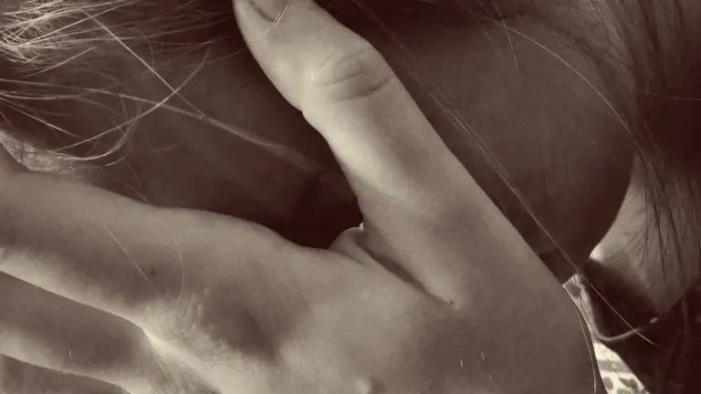 Imagen referencial de una v&iacute;ctima de agresi&oacute;n sexual. PEXELS