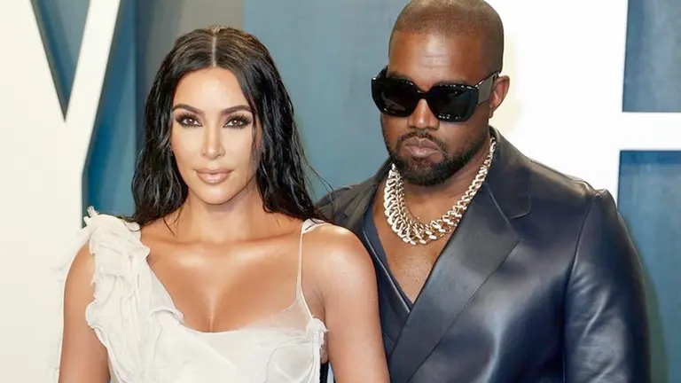 La estrella televisiva Kim Kardashian y su marido, el rapero Kanye West. EFE